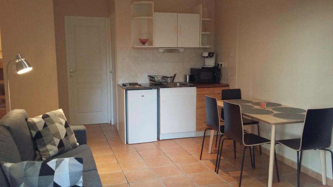 Appartement Dans Propriete Calme En Pleine Nature Charbonnières-les-Bains Eksteriør bilde
