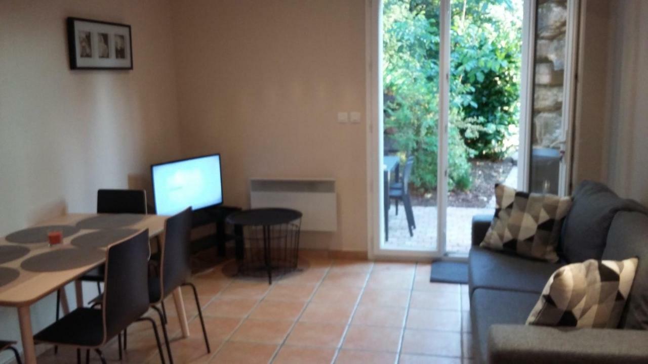 Appartement Dans Propriete Calme En Pleine Nature Charbonnières-les-Bains Eksteriør bilde