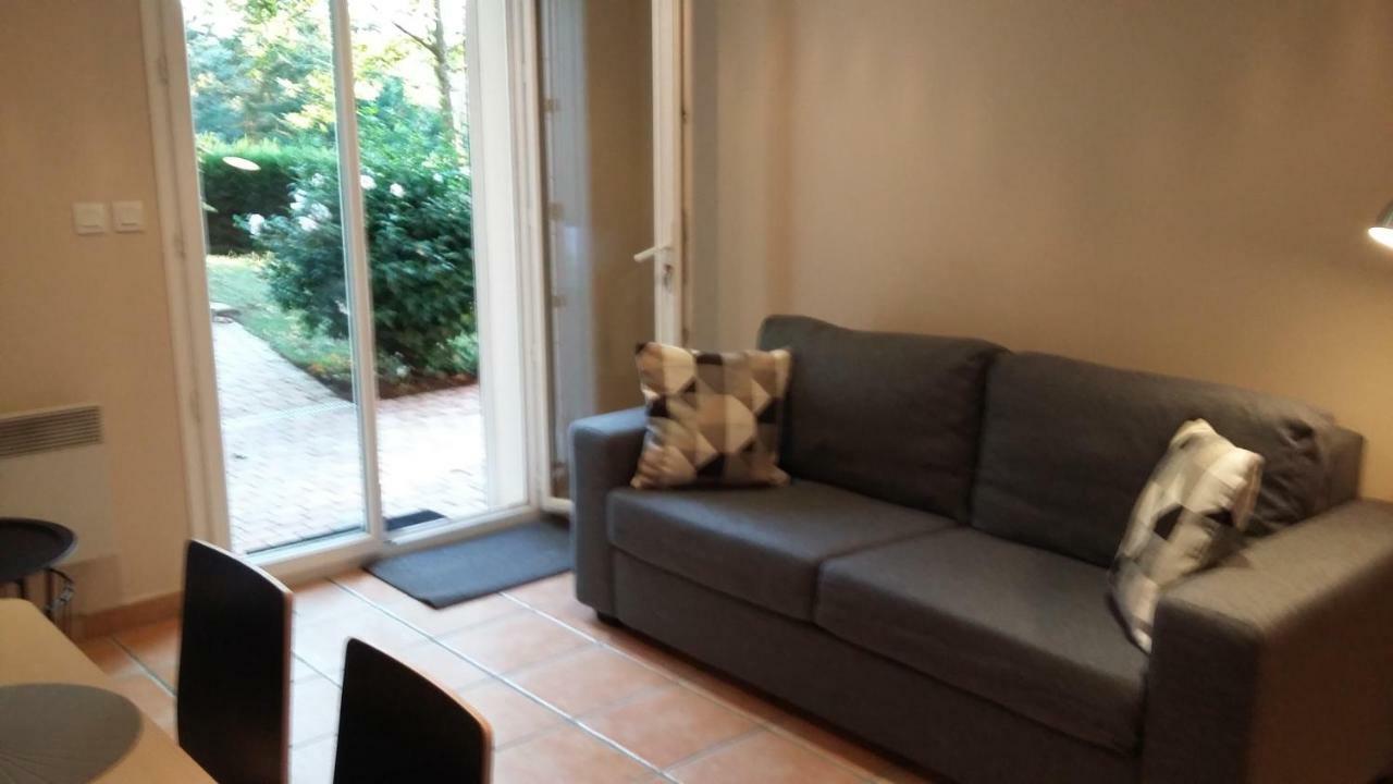 Appartement Dans Propriete Calme En Pleine Nature Charbonnières-les-Bains Eksteriør bilde