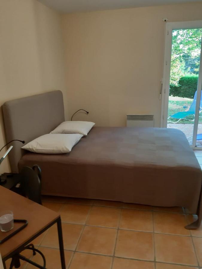 Appartement Dans Propriete Calme En Pleine Nature Charbonnières-les-Bains Eksteriør bilde